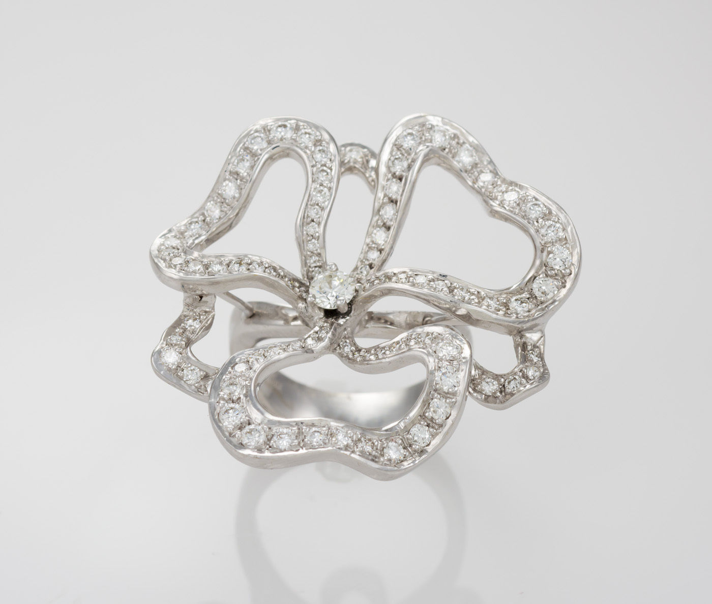 18k White Gold 2.25tdw Diamond Free Style Ribbon Ring Size 7.8