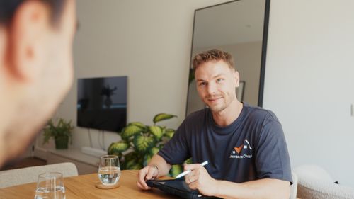 Een adviseur van Duurzaam Check
