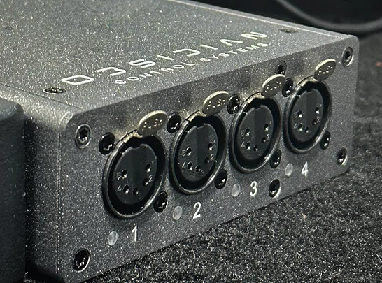 DMX-splitter met vier aansluitingen