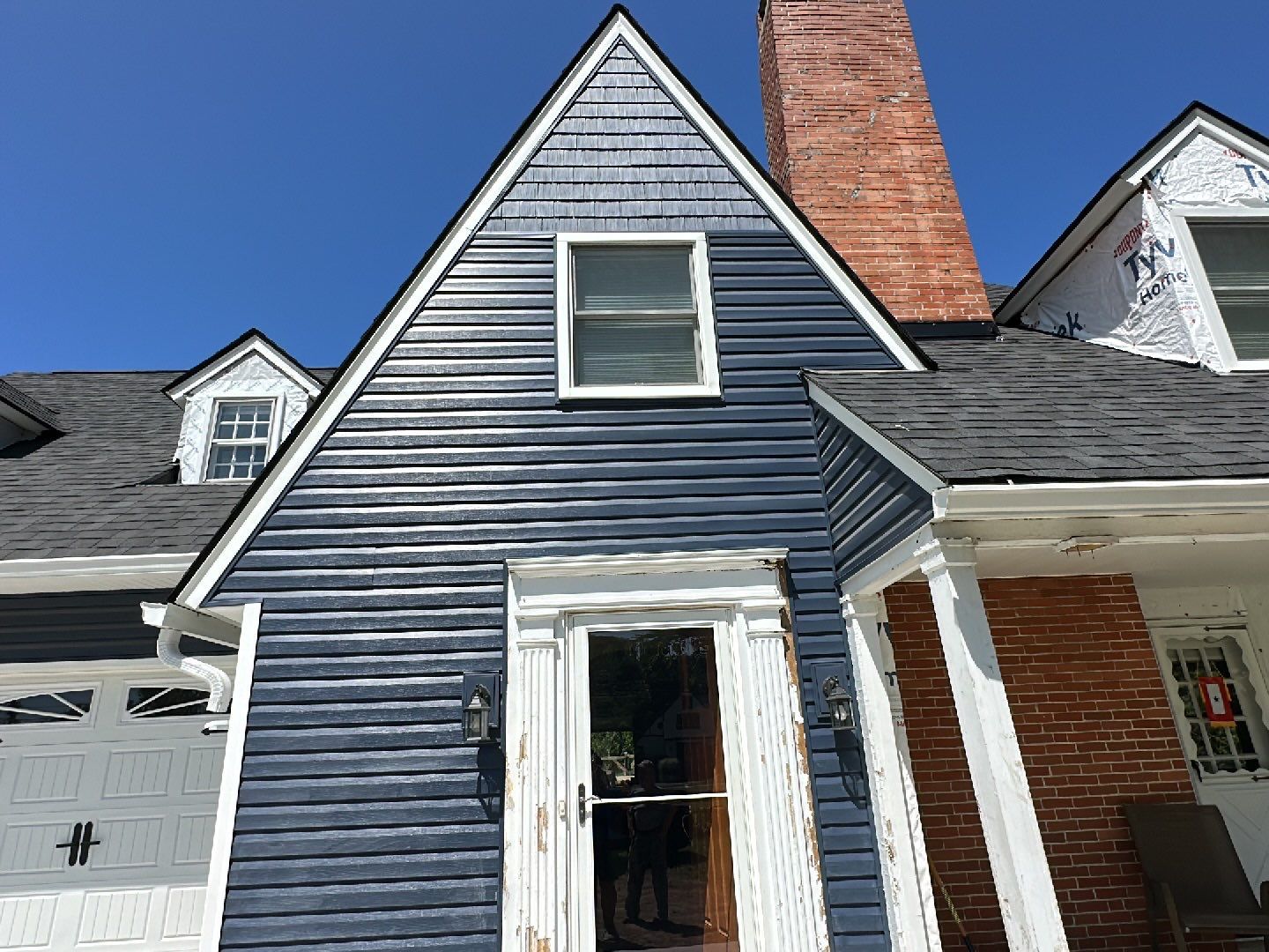 Close detail of finished siding installation