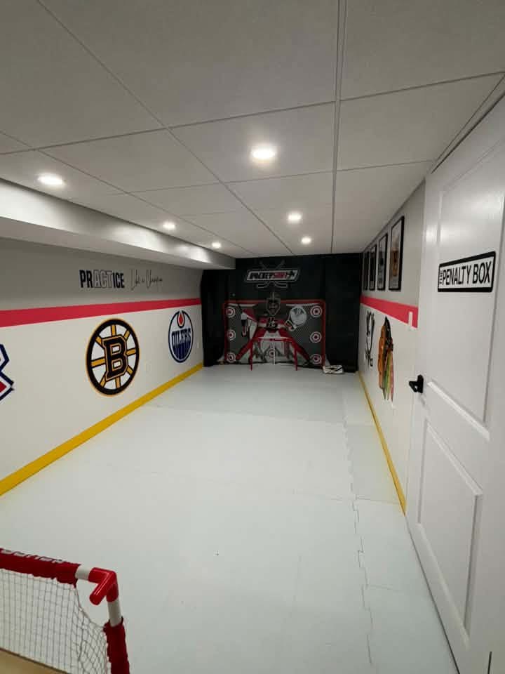 Indoor hockey training lane