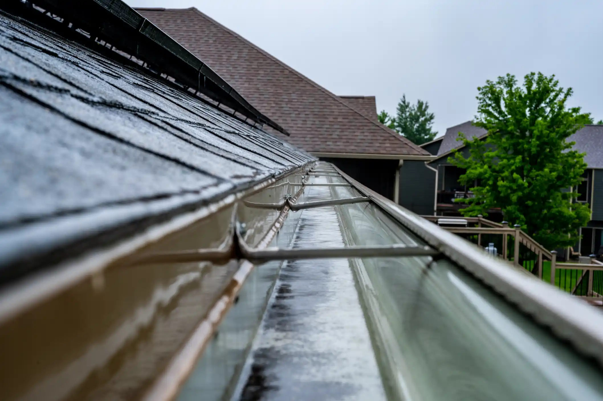 Clean gutter after professional cleaning service