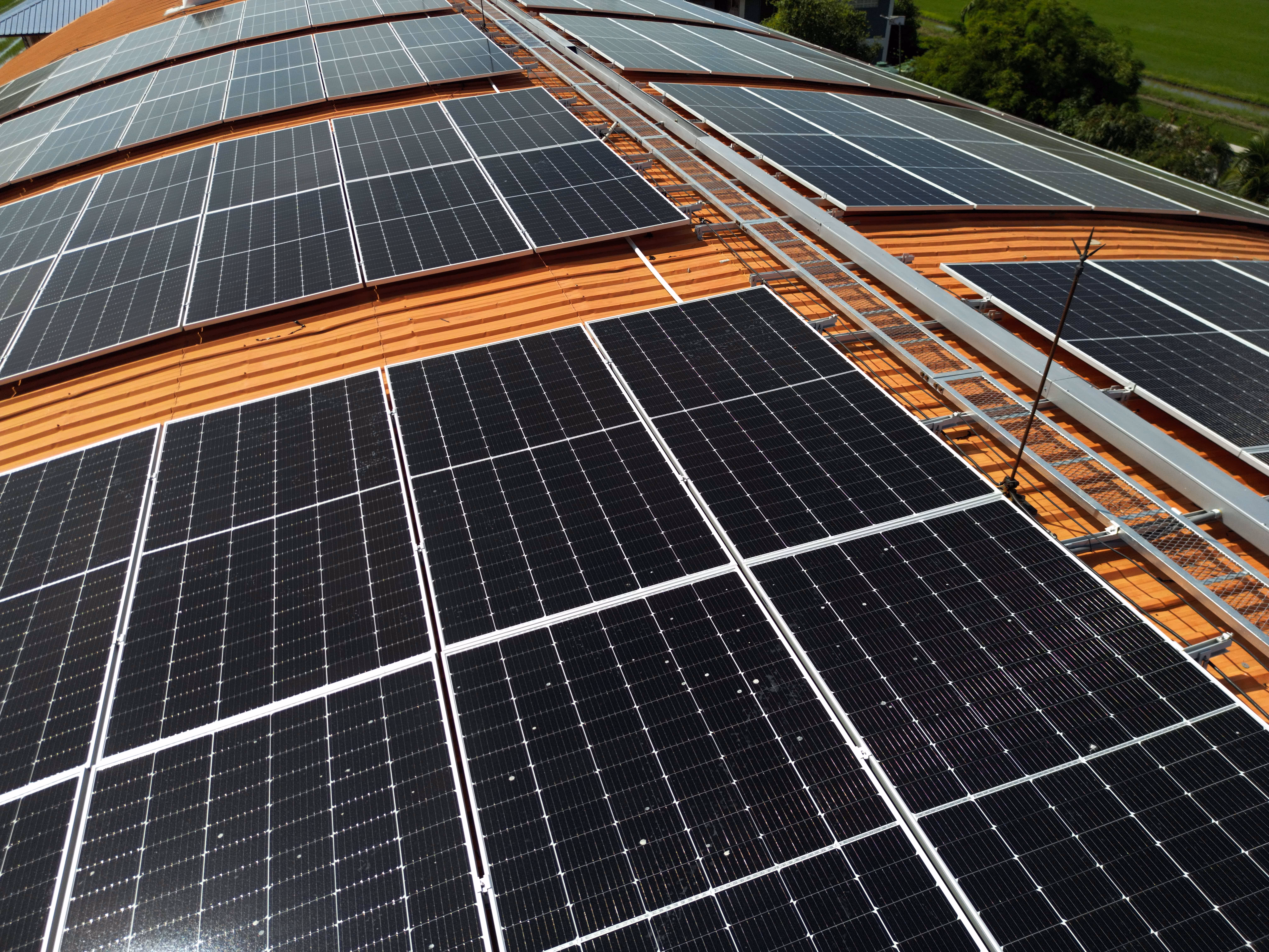 Paneles solares para empresas y negocios