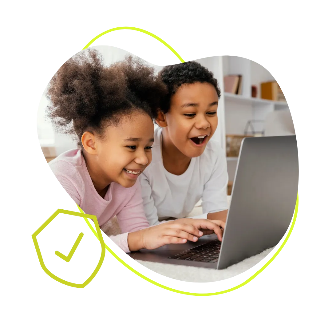 Crianças a aprender no computador