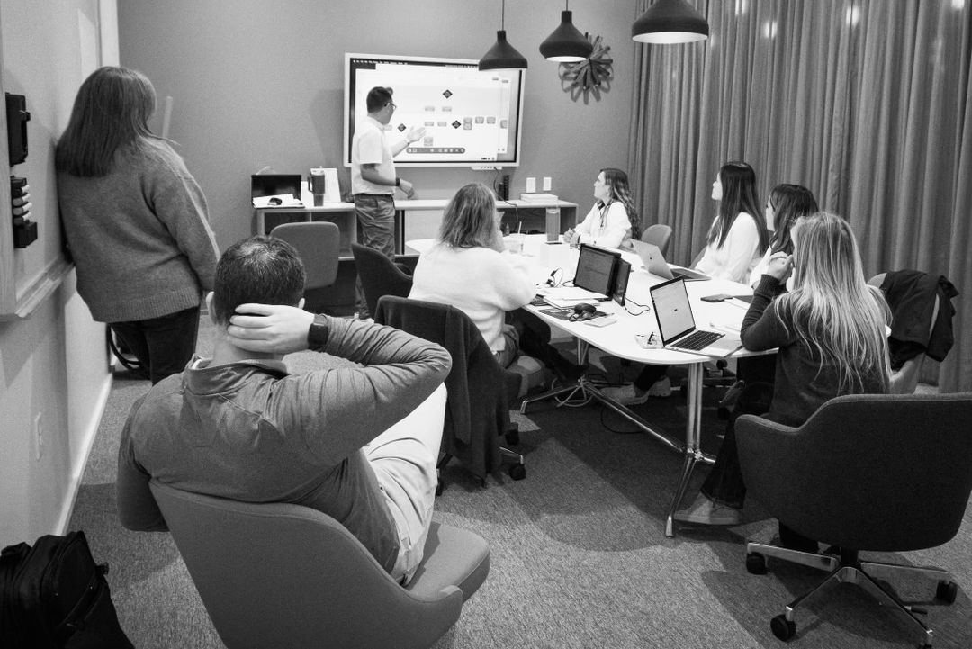 Vero colleagues mapping a lending process in a working session