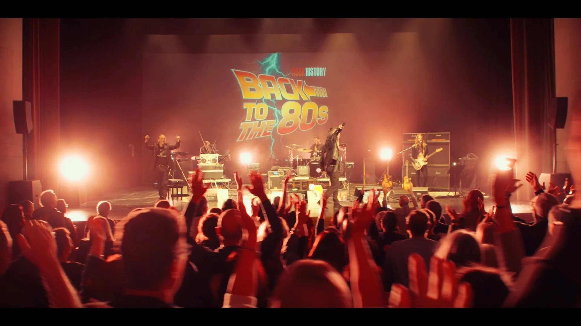 Back to the 80s — video dello spettacolo ideato da Gabriele Medeot
