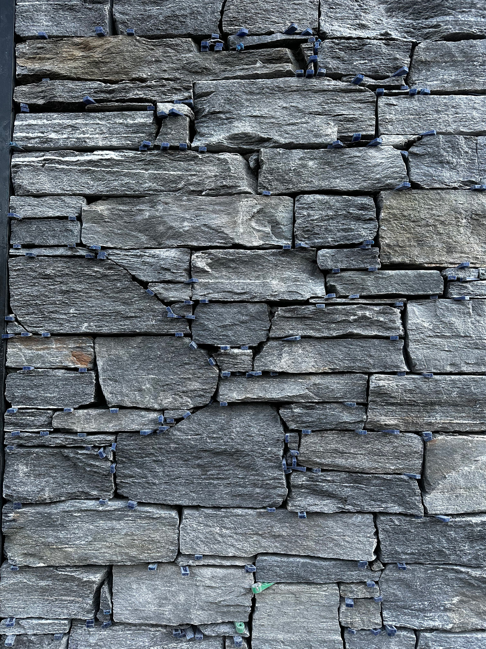 Winter schist installation 180