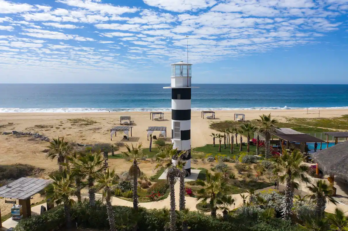 El Faro Beach Club frente al Pacífico en Todos Santos