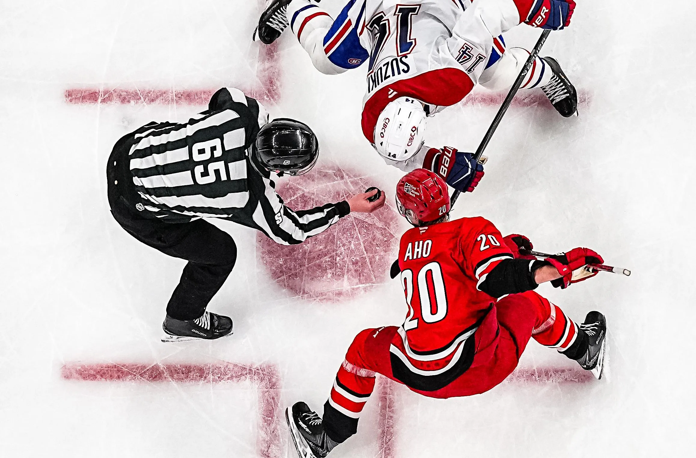 Mise au jeu du match Canadiens contre Hurricanes au Centre Bell, 6 octobre 2026