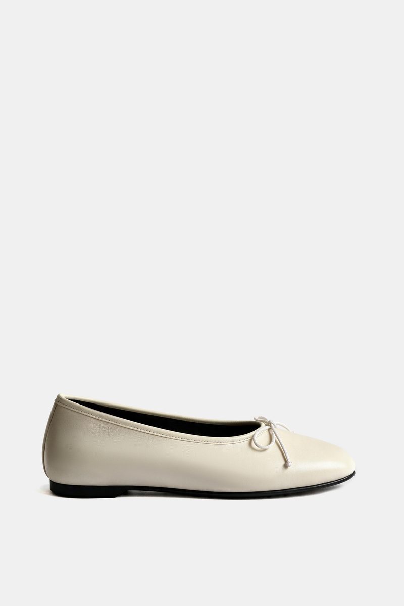 Bailarina blanca, vista lateral