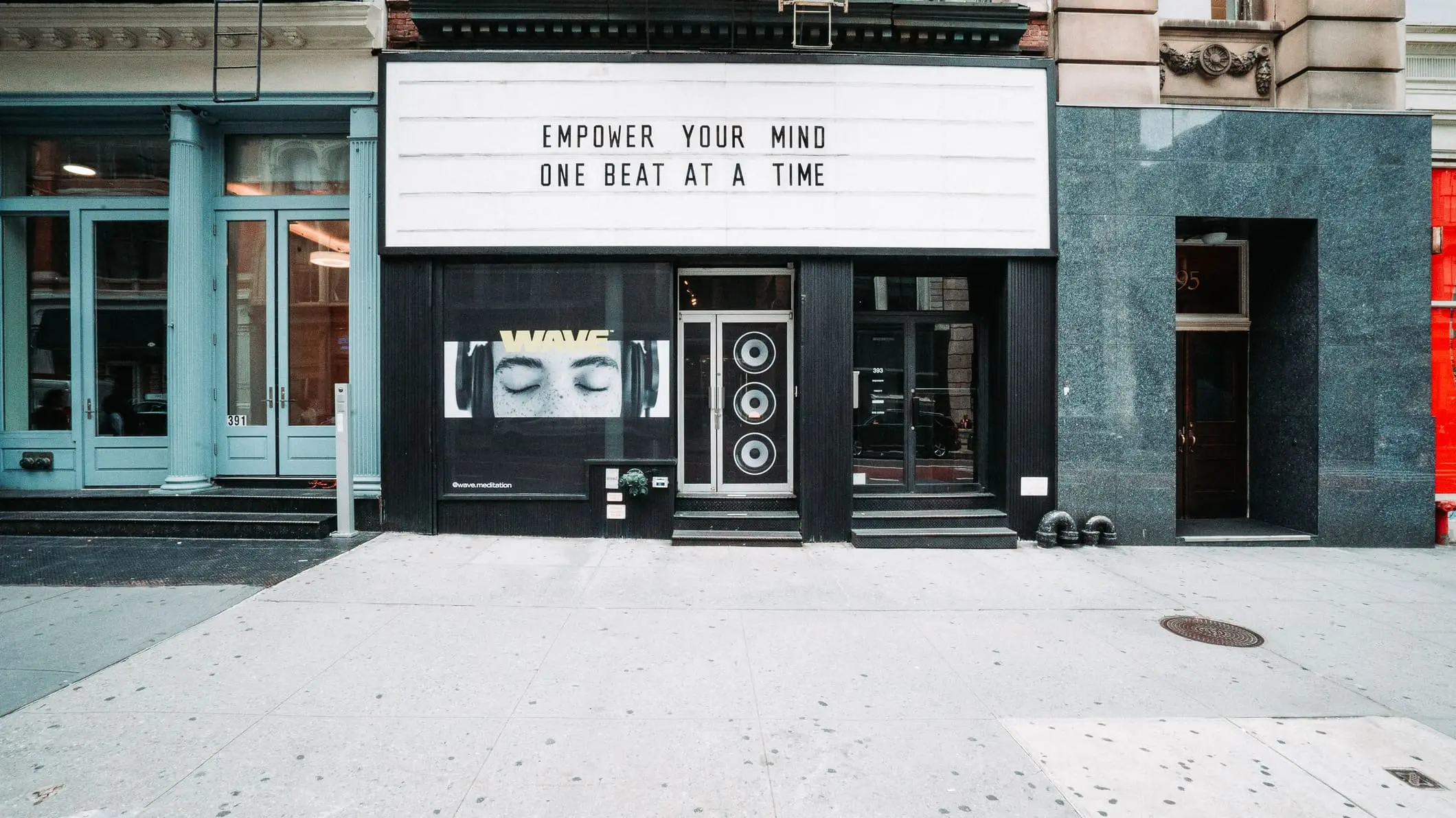 The cast iron building at 393 Broadway, home of LUME Studios NYC