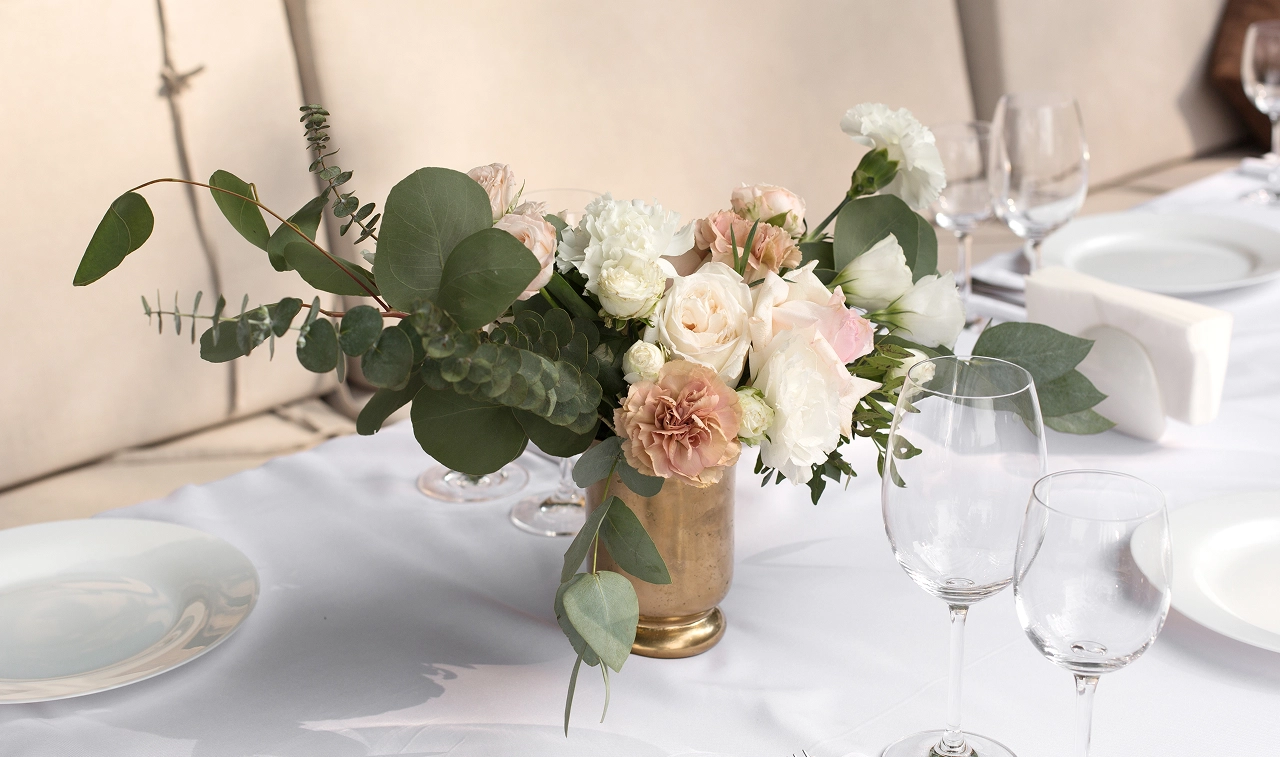 Invitaciones digitales premium para eventos con diseño elegante y gestión con RSVP y QR