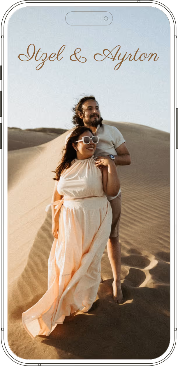 Pareja de novios en sesión exterior para invitación digital de boda