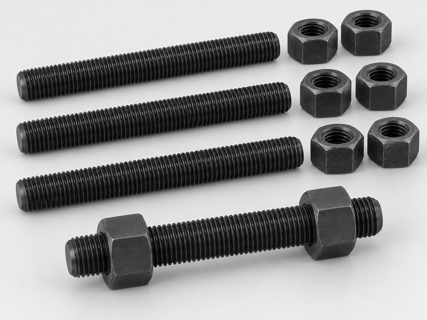 Continuous-thread ASTM A193 B7 stud bolts with heavy hex nuts