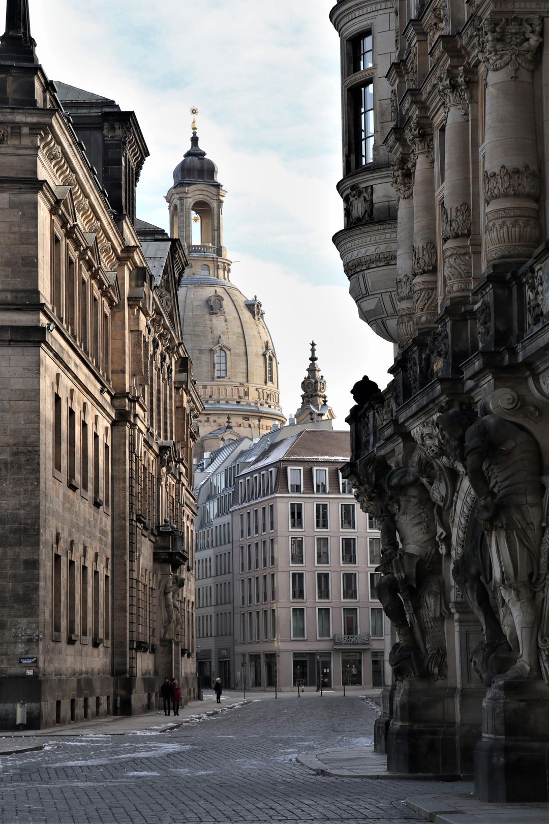 Im Herzen Dresdens – Frauenkirche und Altstadt, Standort von Schuralew Engineering & Advisory