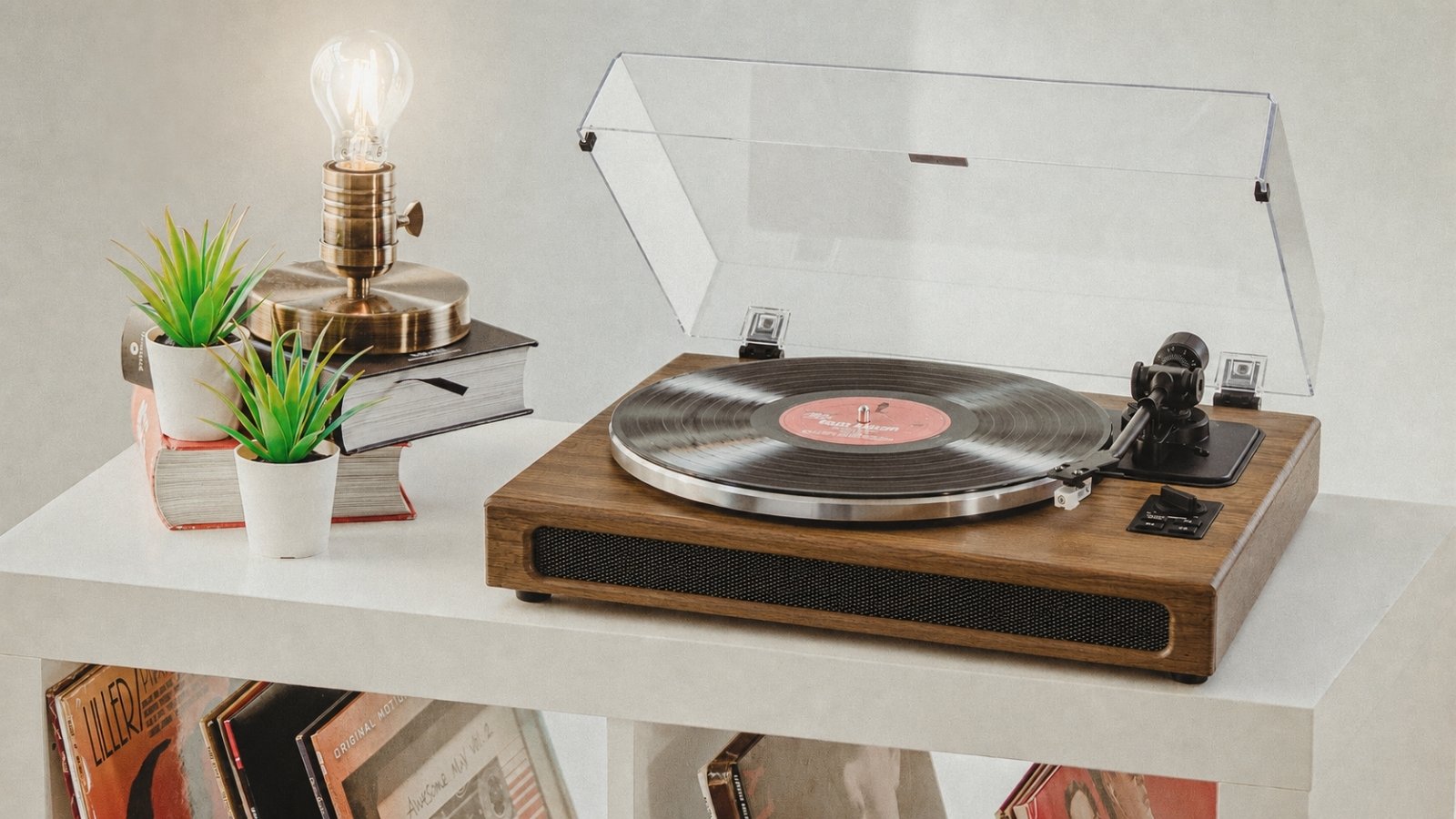 Plattenspieler mit Lautsprecher Vergleich, fünf All-in-One-Modelle für Vinyl 2026. VinylRecordsLove