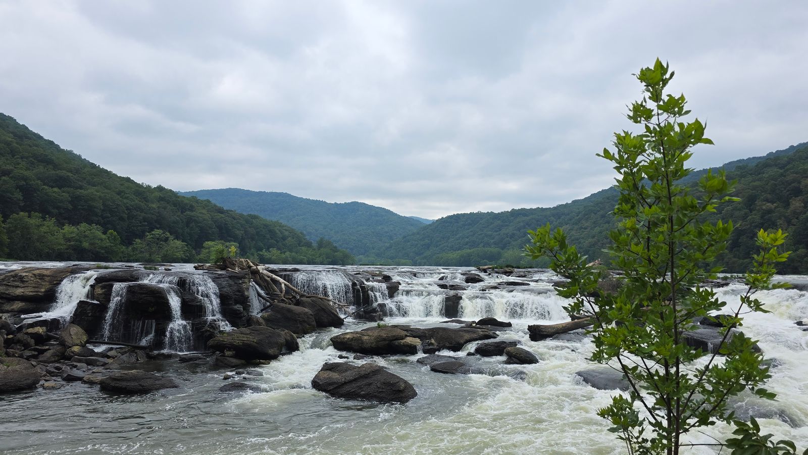 Sandstone Falls from the middle of the New River, West Virginia