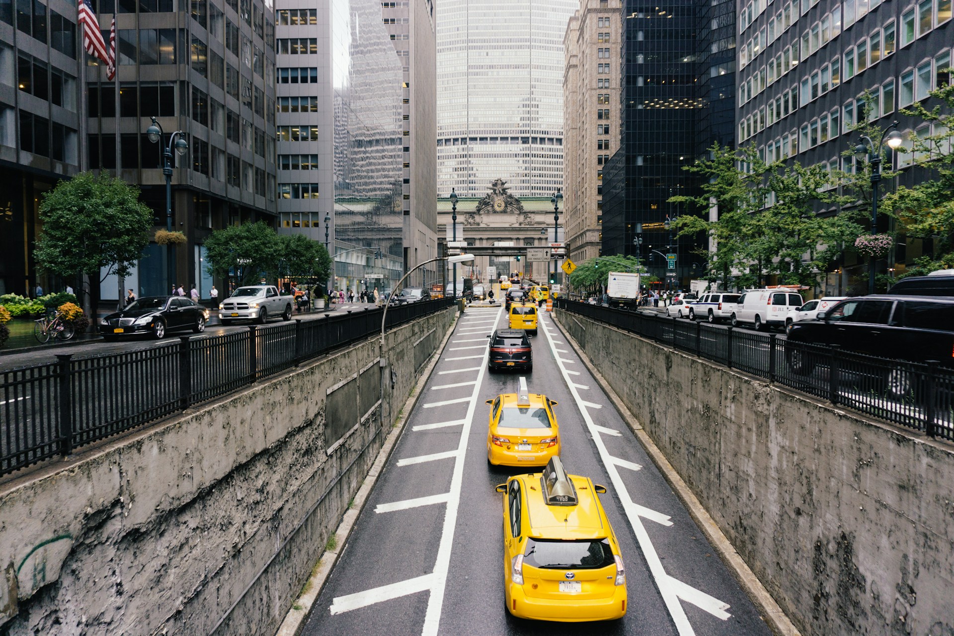 Park Avenue traffic approaching Grand Central Terminal in Midtown East