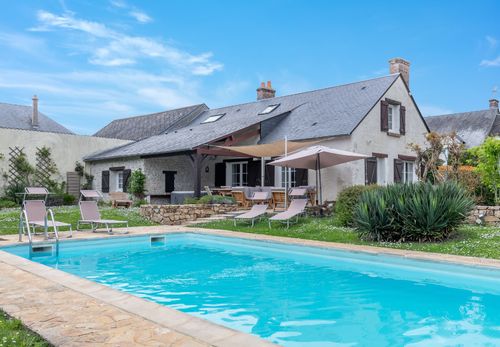 The heated pool and Cottage
