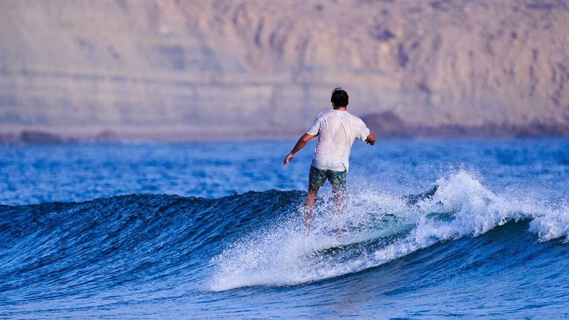 I See Waves surf photography gallery image