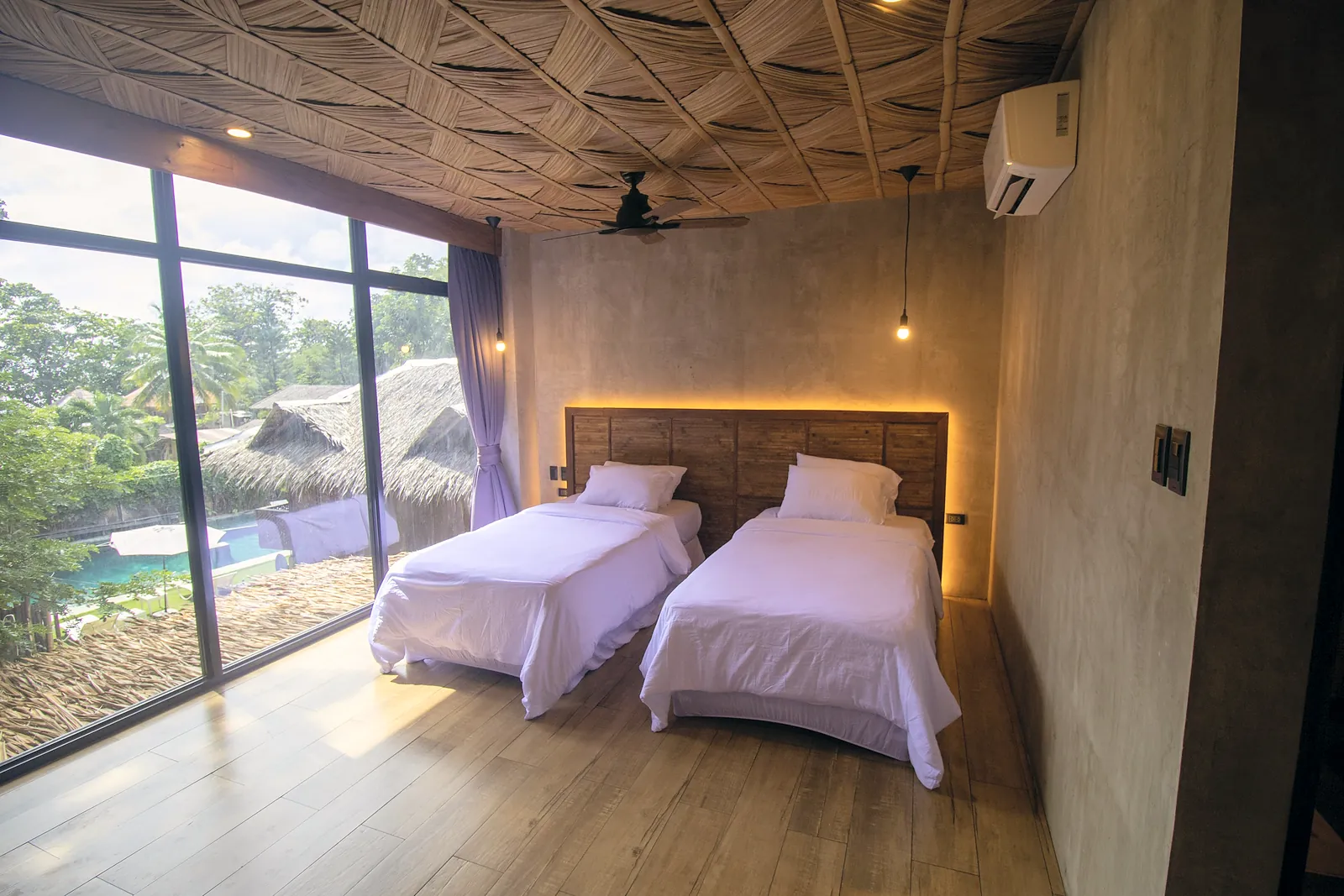 Deluxe Twin room with two single beds