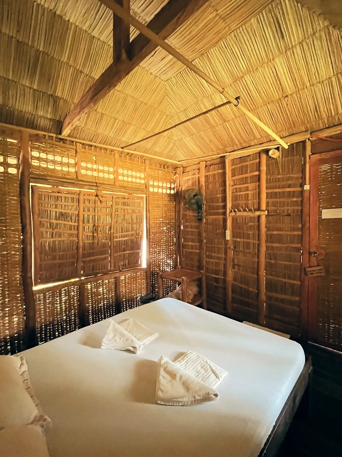 Double fan room with bamboo walls