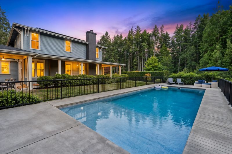 Vertical social media reel of a Poulsbo listing