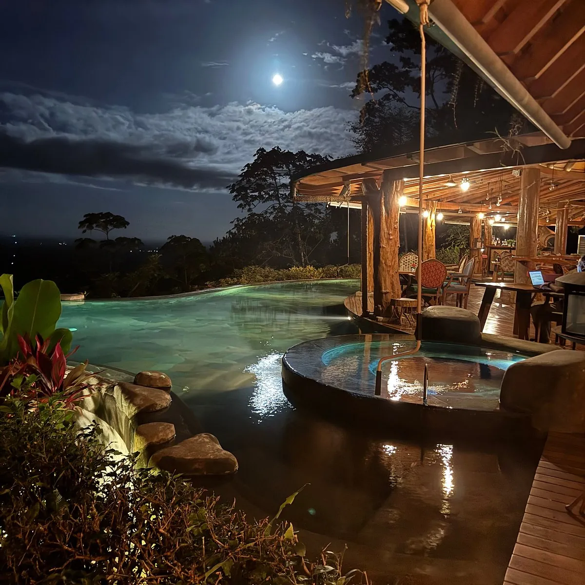 Lodge infinity pool by moonlight in Costa Rica