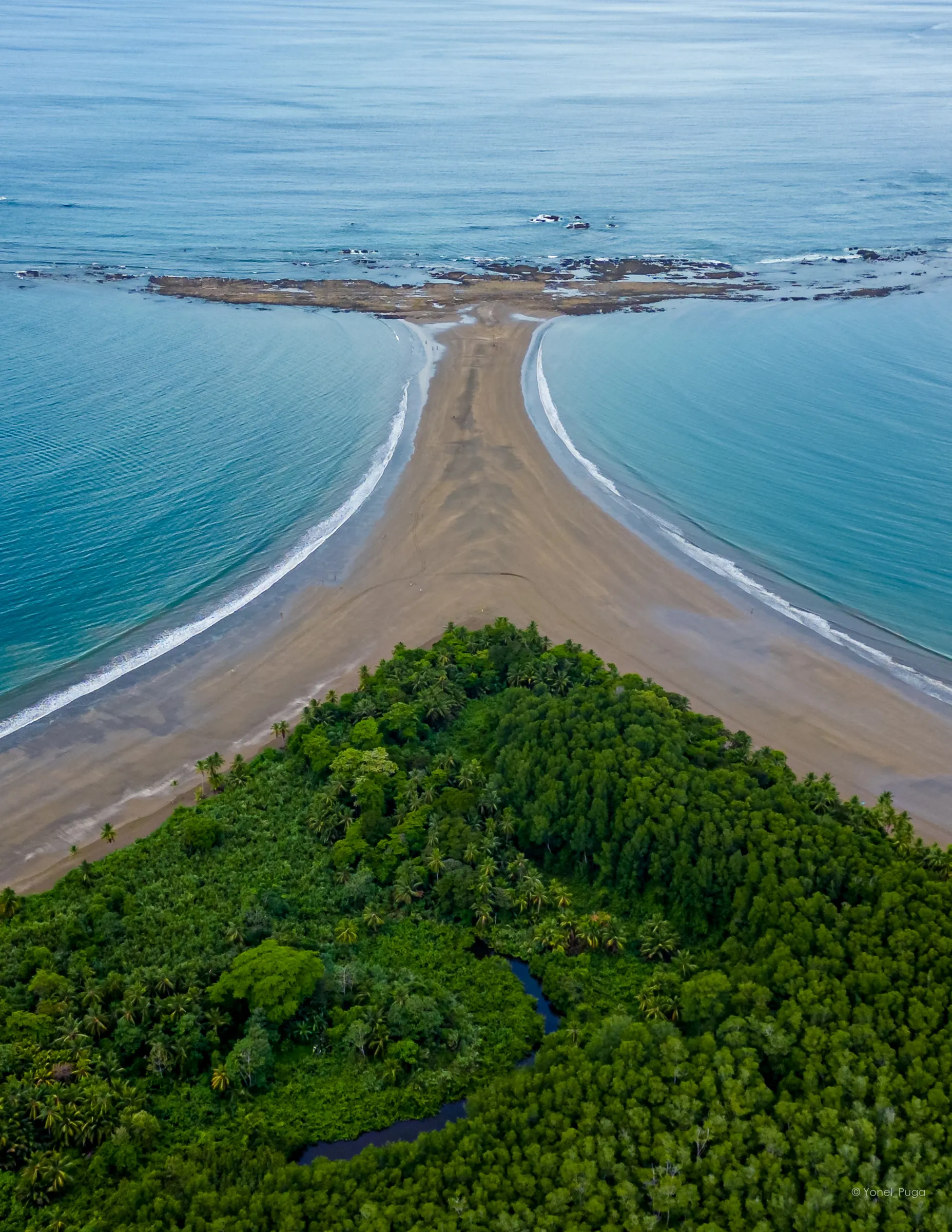 The whale's tail sandbar at Marino Ballena National Park, Uvita