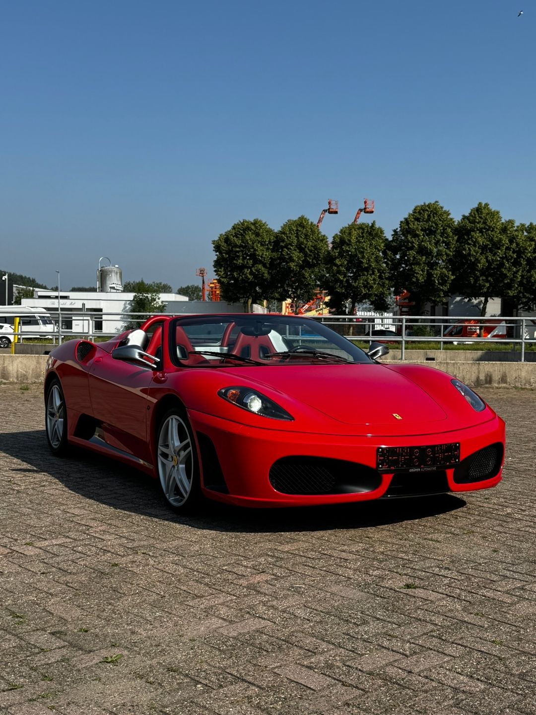 Rode Ferrari F430 Spider, project van CustomDetails in Almere