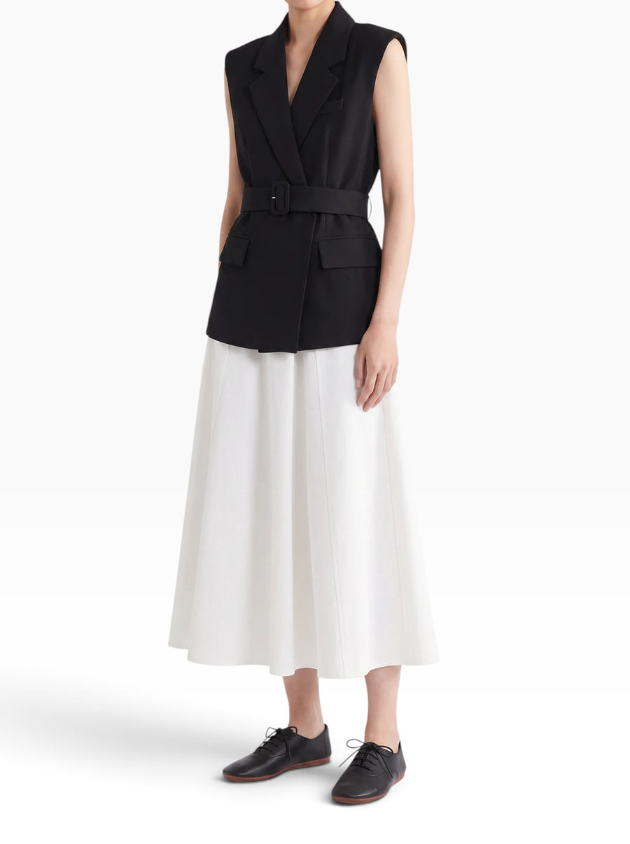 Lucie II Smooth Black styled