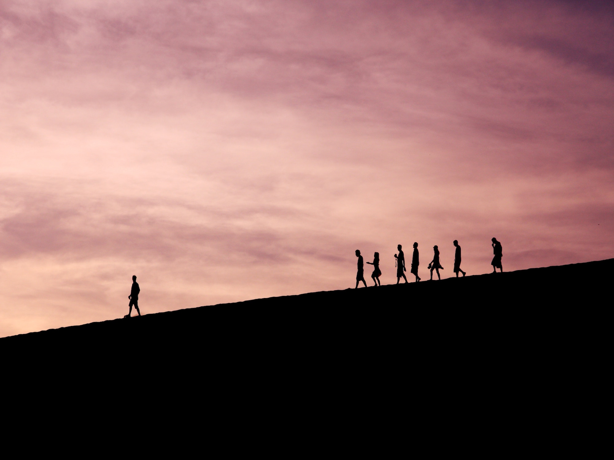 4 Differences Between Bosses & Leaders (Which are You?) 4 Differences Between Bosses & Leaders (Which are You?)
