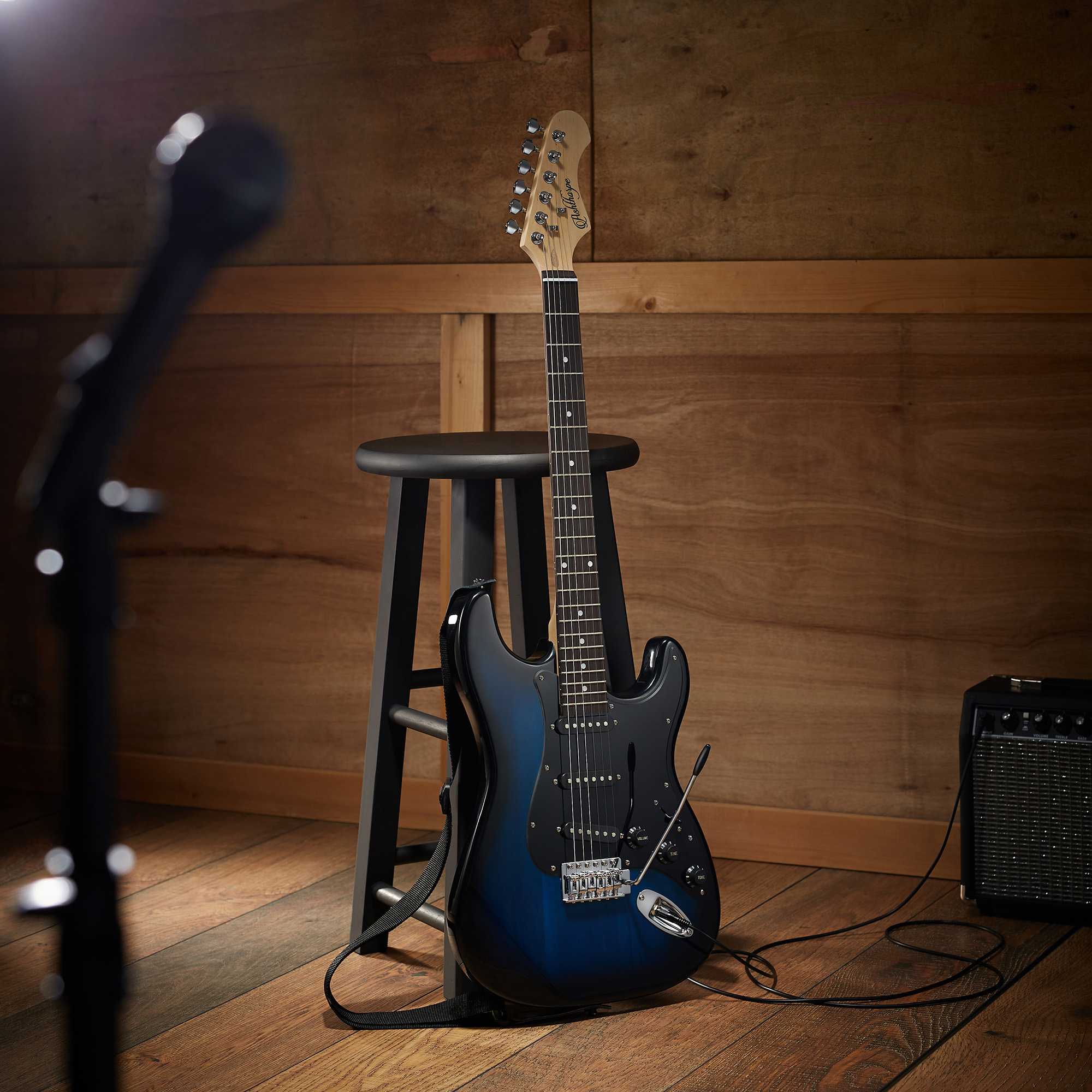 39" Full-Size Electric Guitar Beginner Kit w/ Gig Bag, Tremolo Bar, Accessories - Picture 15 of 71