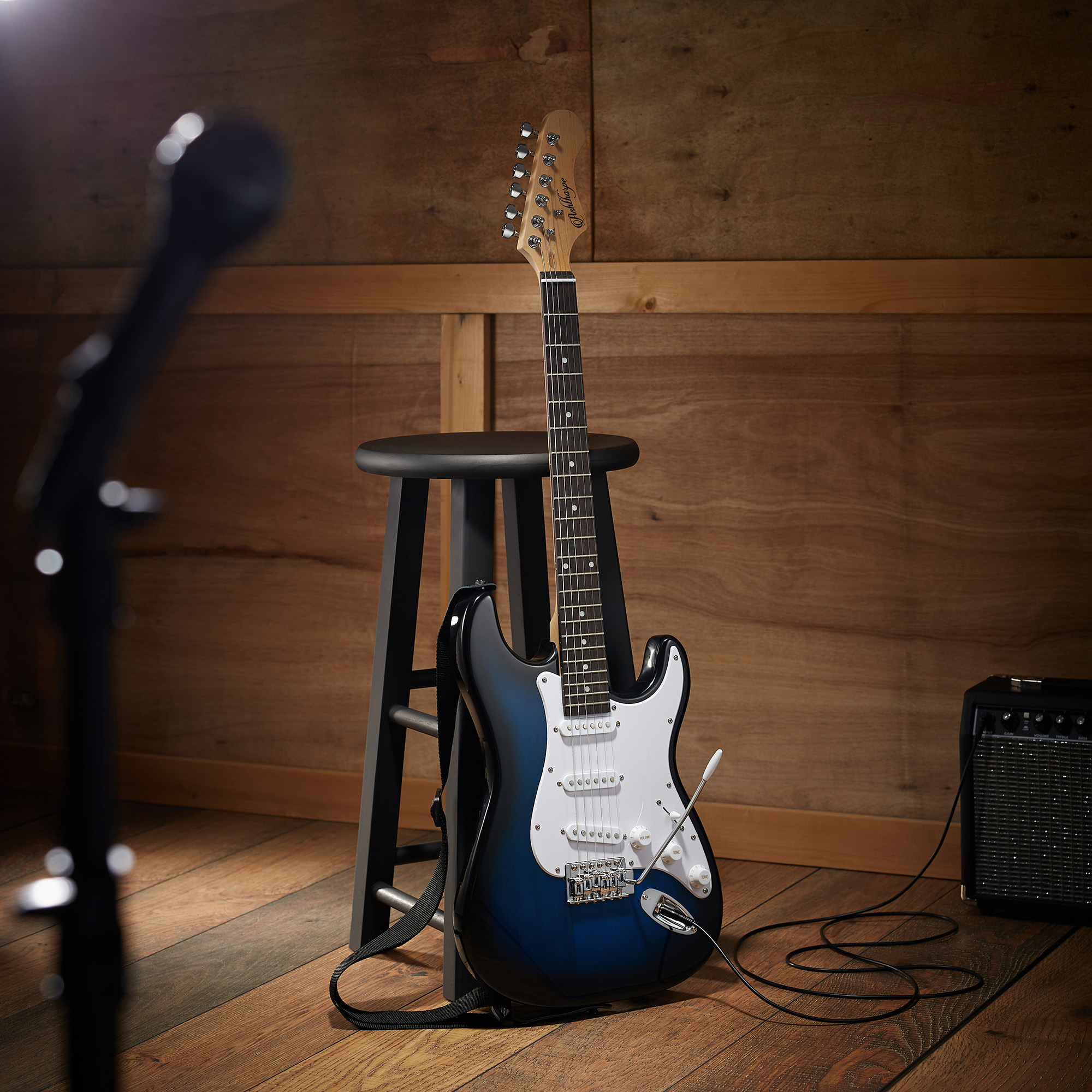 39" Full-Size Electric Guitar Beginner Kit w/ Gig Bag, Tremolo Bar, Accessories - Picture 22 of 71