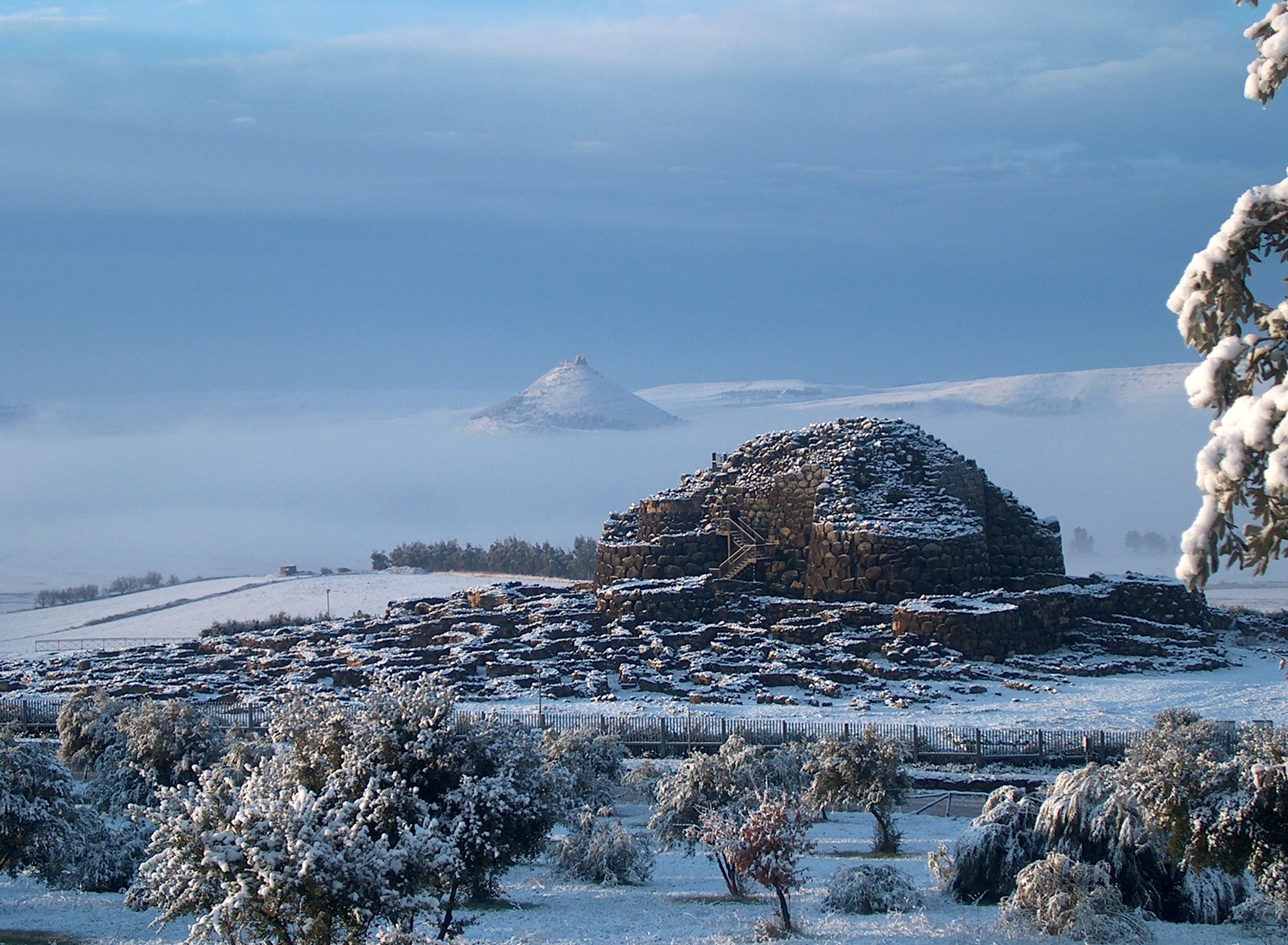 Su Nuraxi di Barumini in winter