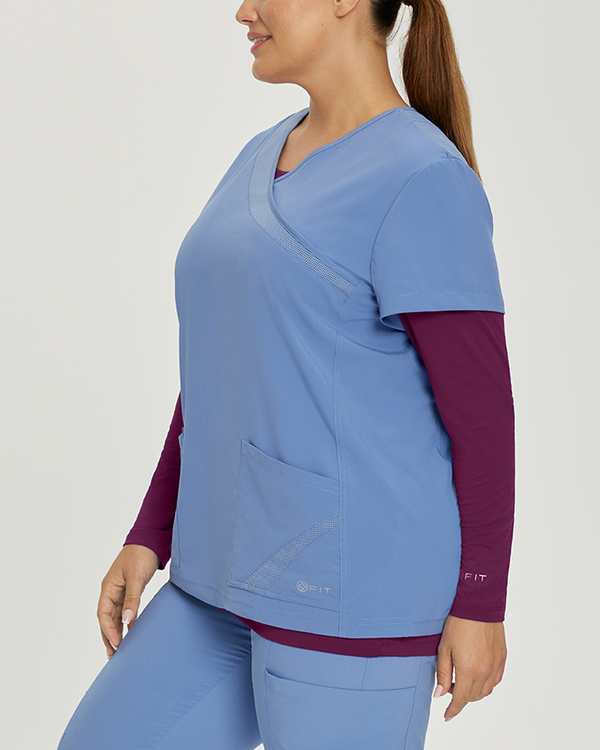 Photo of White Cross Scrubs Ultrasoft T-shirt Color Pickled Beet Side Vue 012
