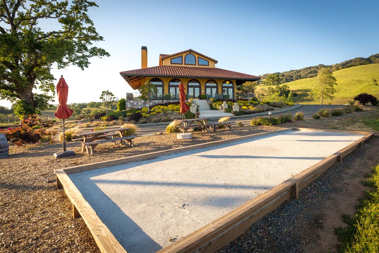 Best Santa Rosa Wineries To Try in a Weekend