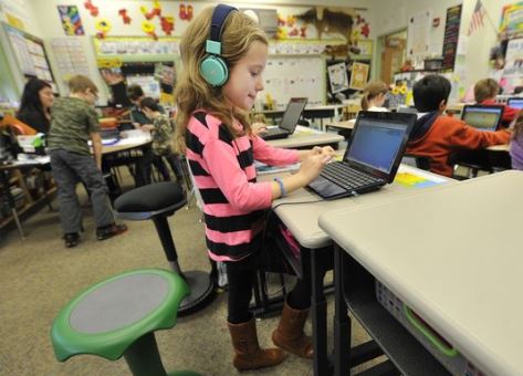 education_standing_desk.jpg