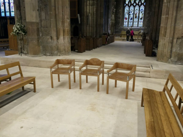 QE chair 2 600x400.jpg