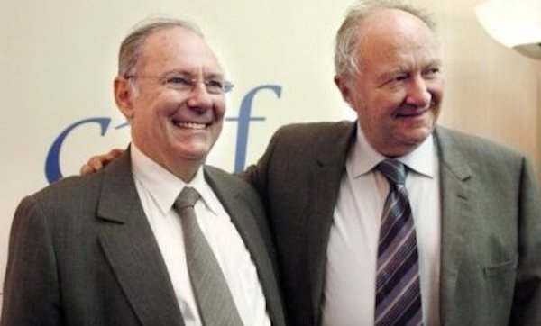 Roger Cukierman (right) with his successor and predecessor Richard Prasquier in 2007