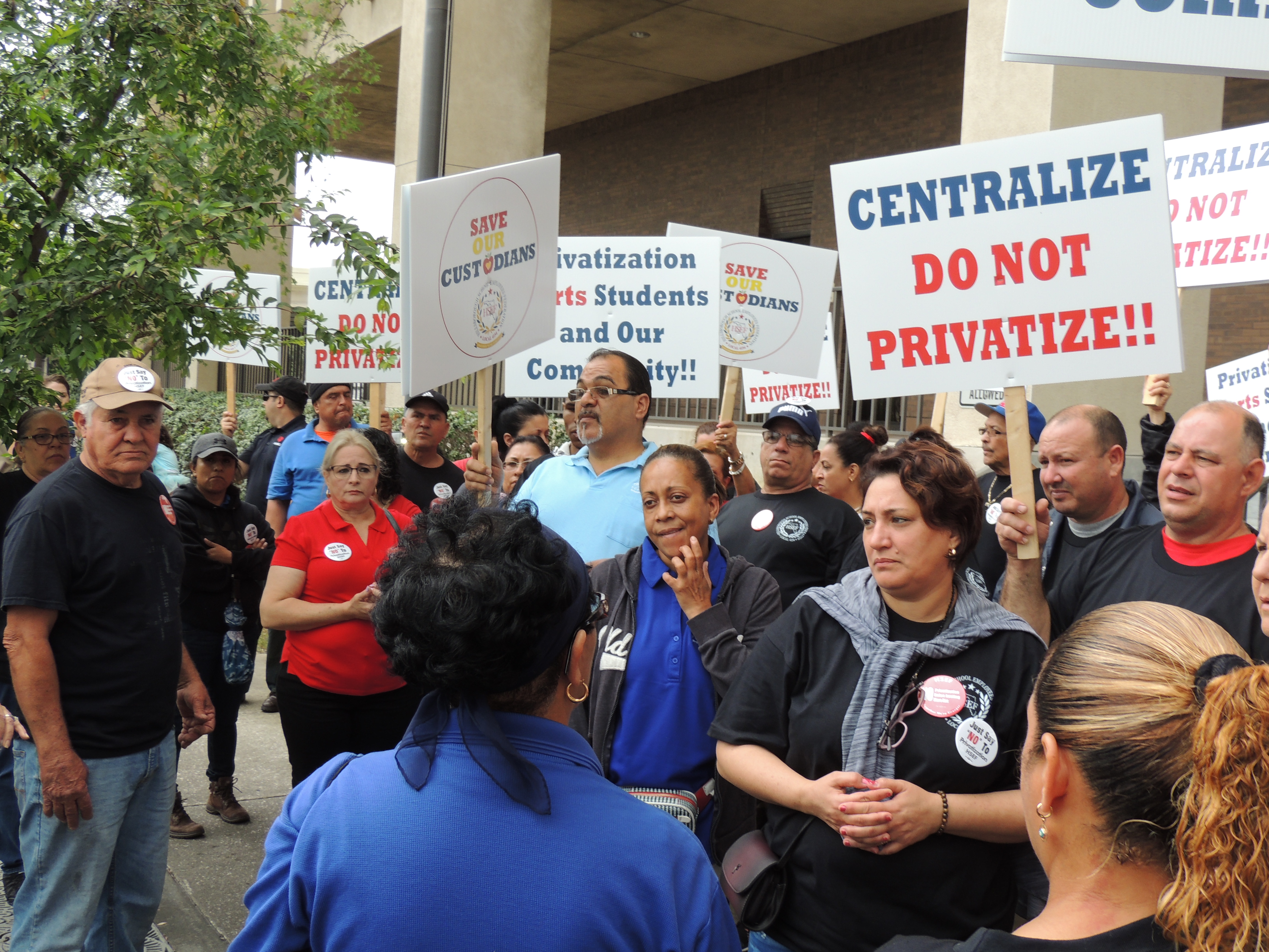 Centralize. Do Not Privatize sign