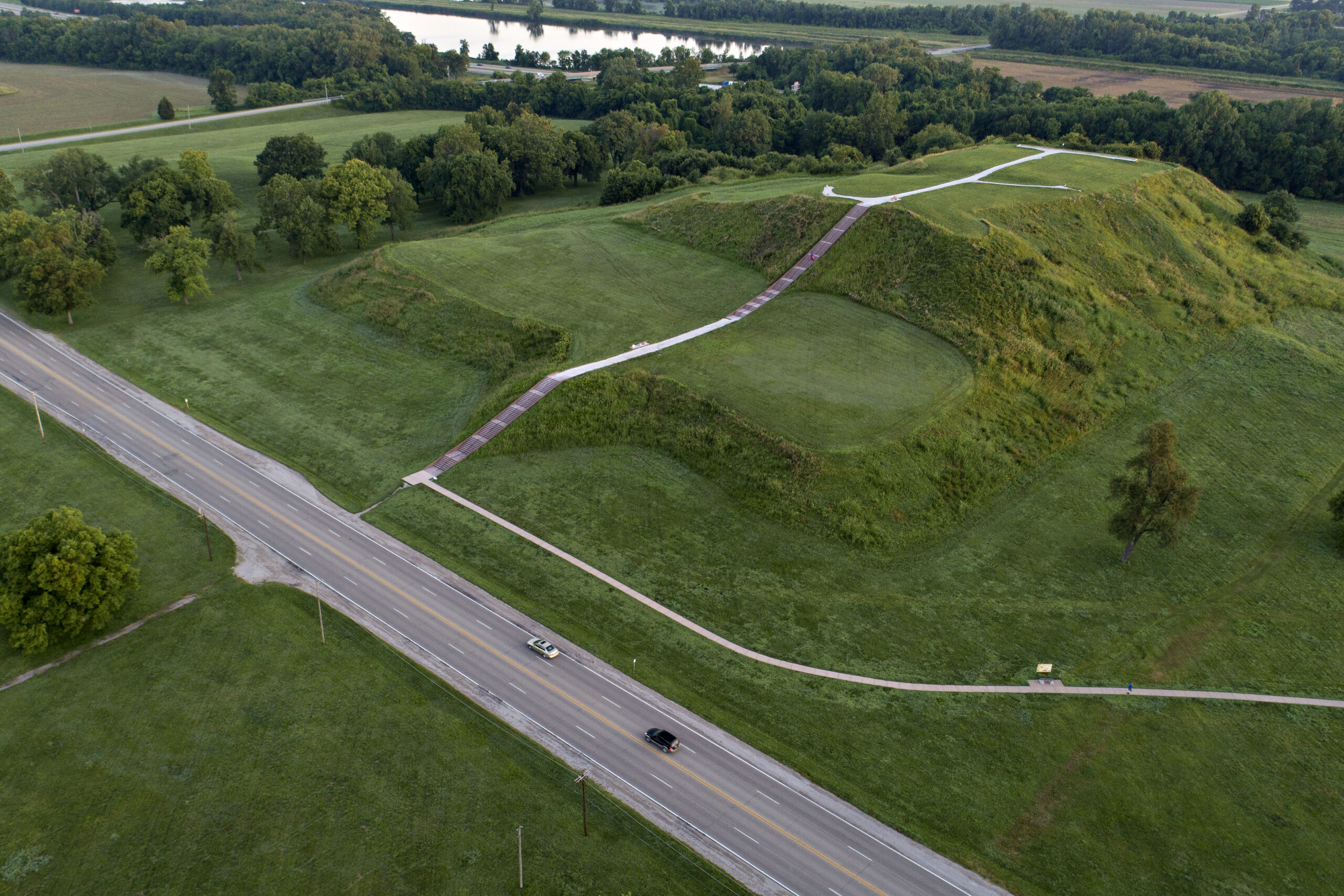 Mecca of the Mississippi: Daniel Acker Visits Cahokia Mounds for ... - 