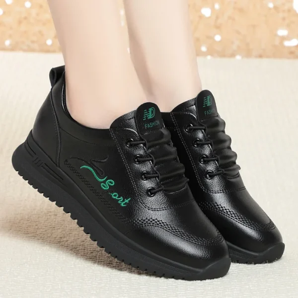 Spring Autumn Soft Sole Velvet Little White Shoes Women's New Sports Casual Middle-aged Elderly Sneakers Flat Leather Shoes - Image 4