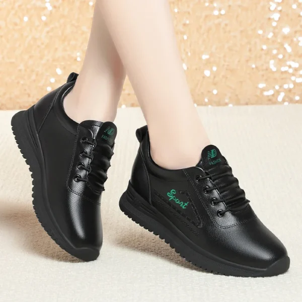 Spring Autumn Soft Sole Velvet Little White Shoes Women's New Sports Casual Middle-aged Elderly Sneakers Flat Leather Shoes - Image 5