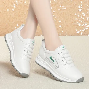 Spring Autumn Soft Sole Velvet Little White Shoes Women's New Sports Casual Middle-aged Elderly Sneakers Flat Leather Shoes