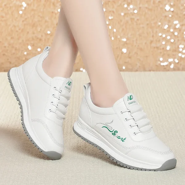 Spring Autumn Soft Sole Velvet Little White Shoes Women's New Sports Casual Middle-aged Elderly Sneakers Flat Leather Shoes - Image 3