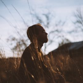 2 Ways to Disconnect From the World to Be Creative