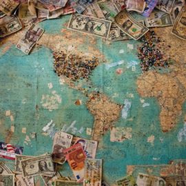 Warren Buffett’s Diversification Strategy (+How to Apply It)