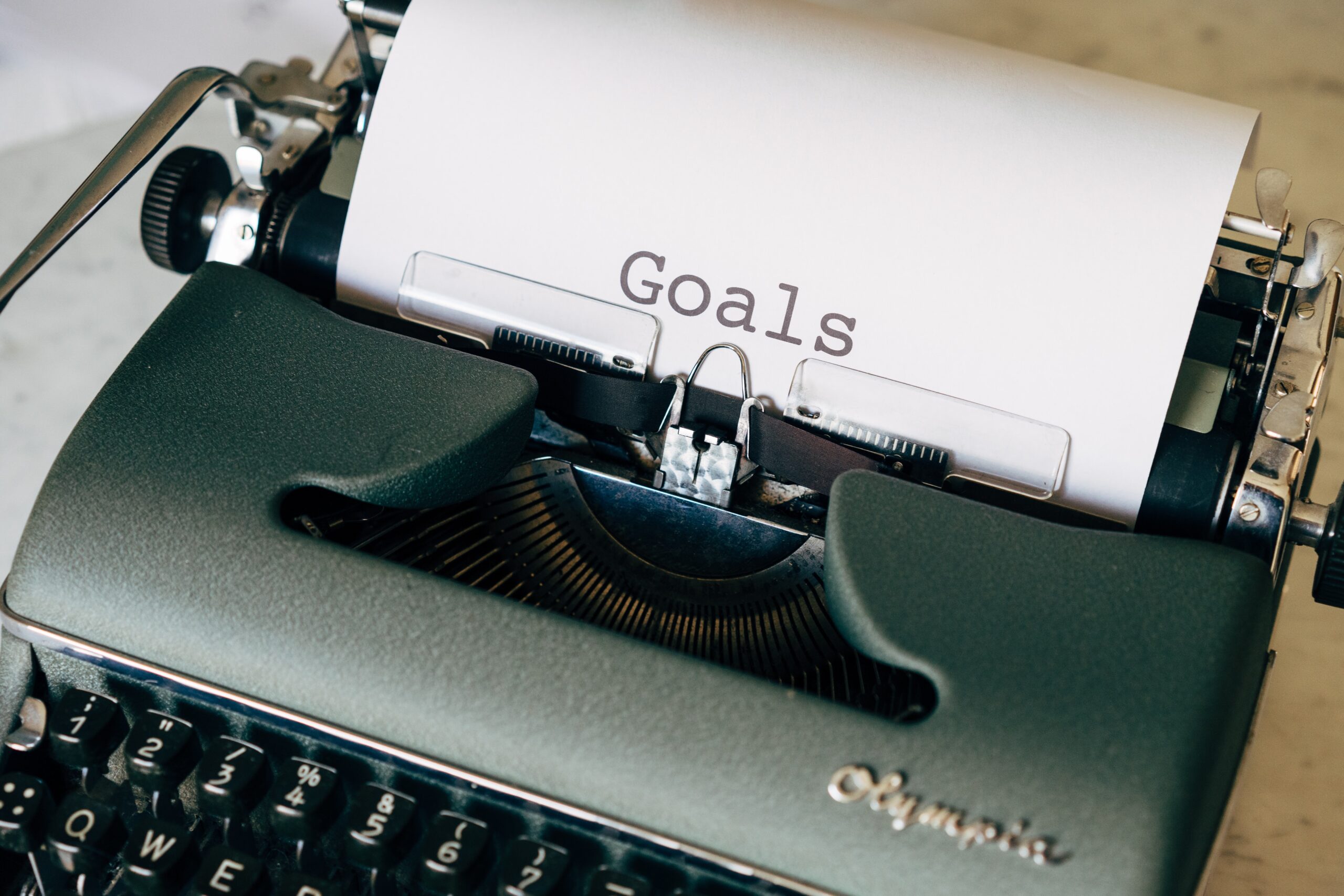 Why You Should Write Down Your Goals - Shortform Books