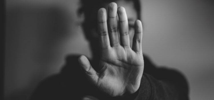 How to Set Healthy Boundaries: 6 Helpful Tips How to Set Healthy Boundaries: 6 Helpful Tips